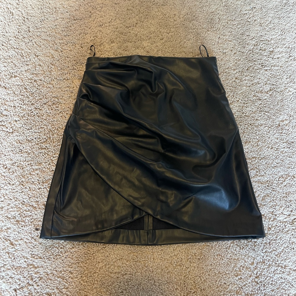 Zara Black Short Leather Skirt